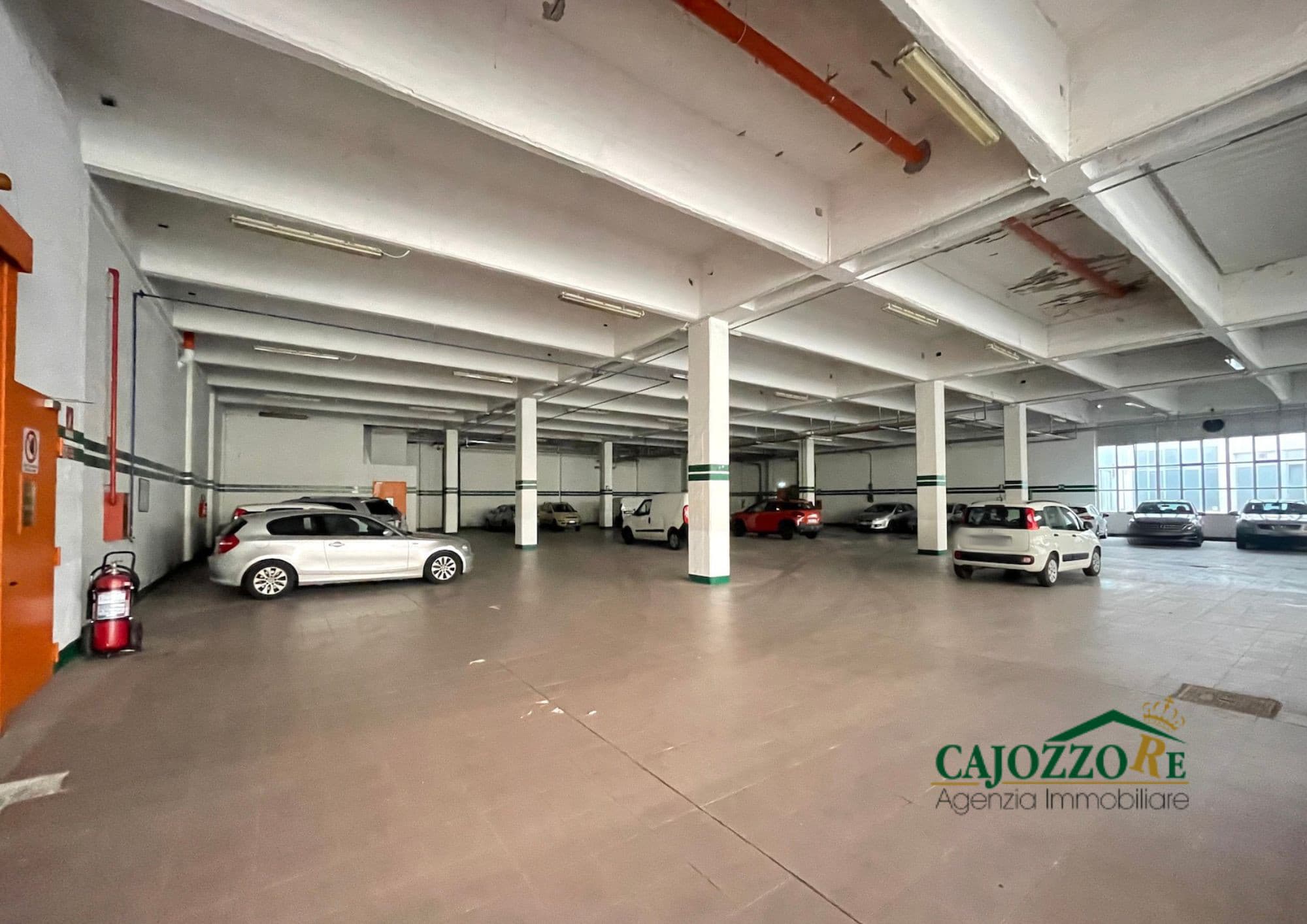I. Federico/Fiera: magazzino deposito 2.425 mq