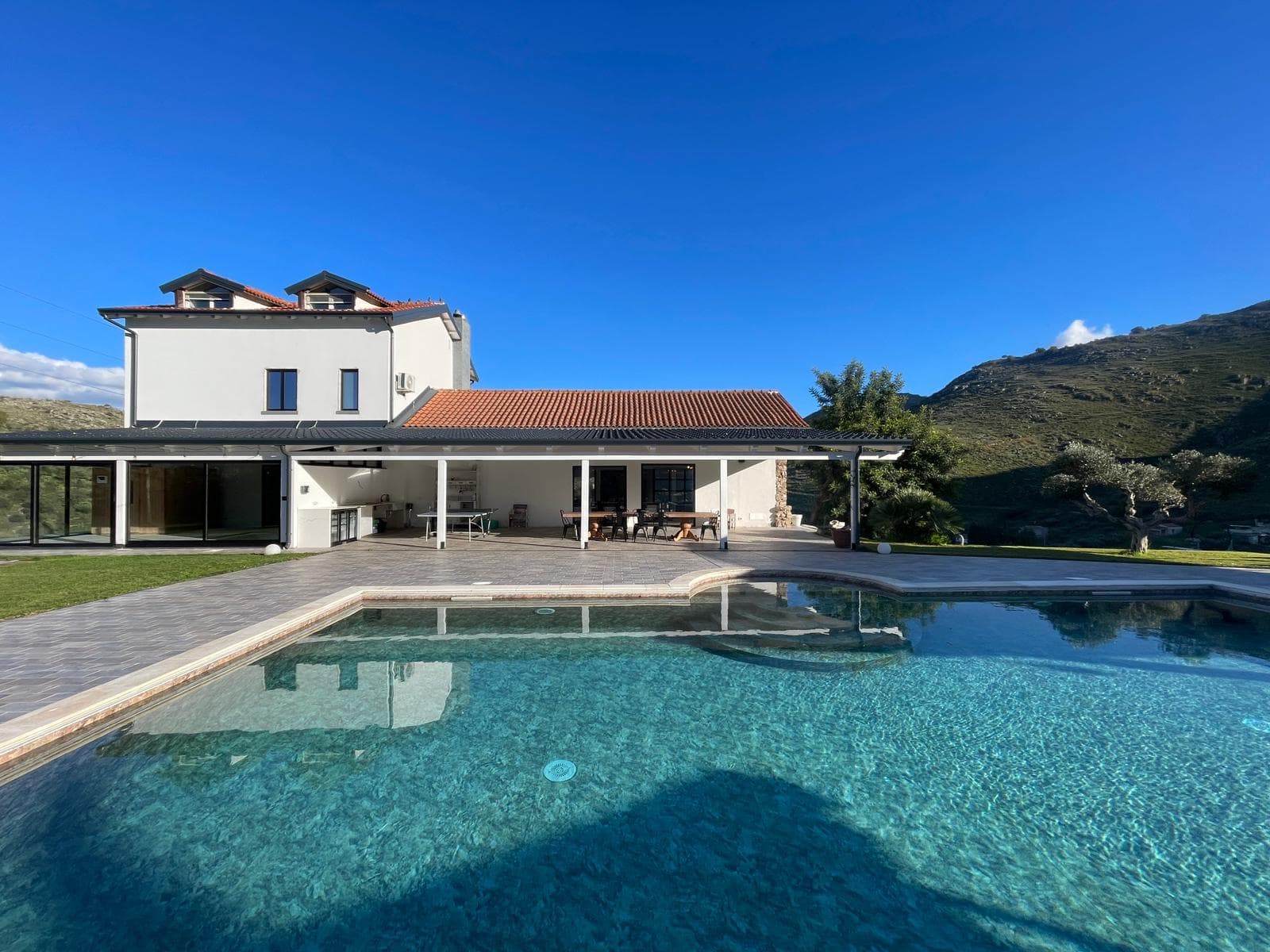 Suggestiva villa in vendita a Belmonte Mezzagno