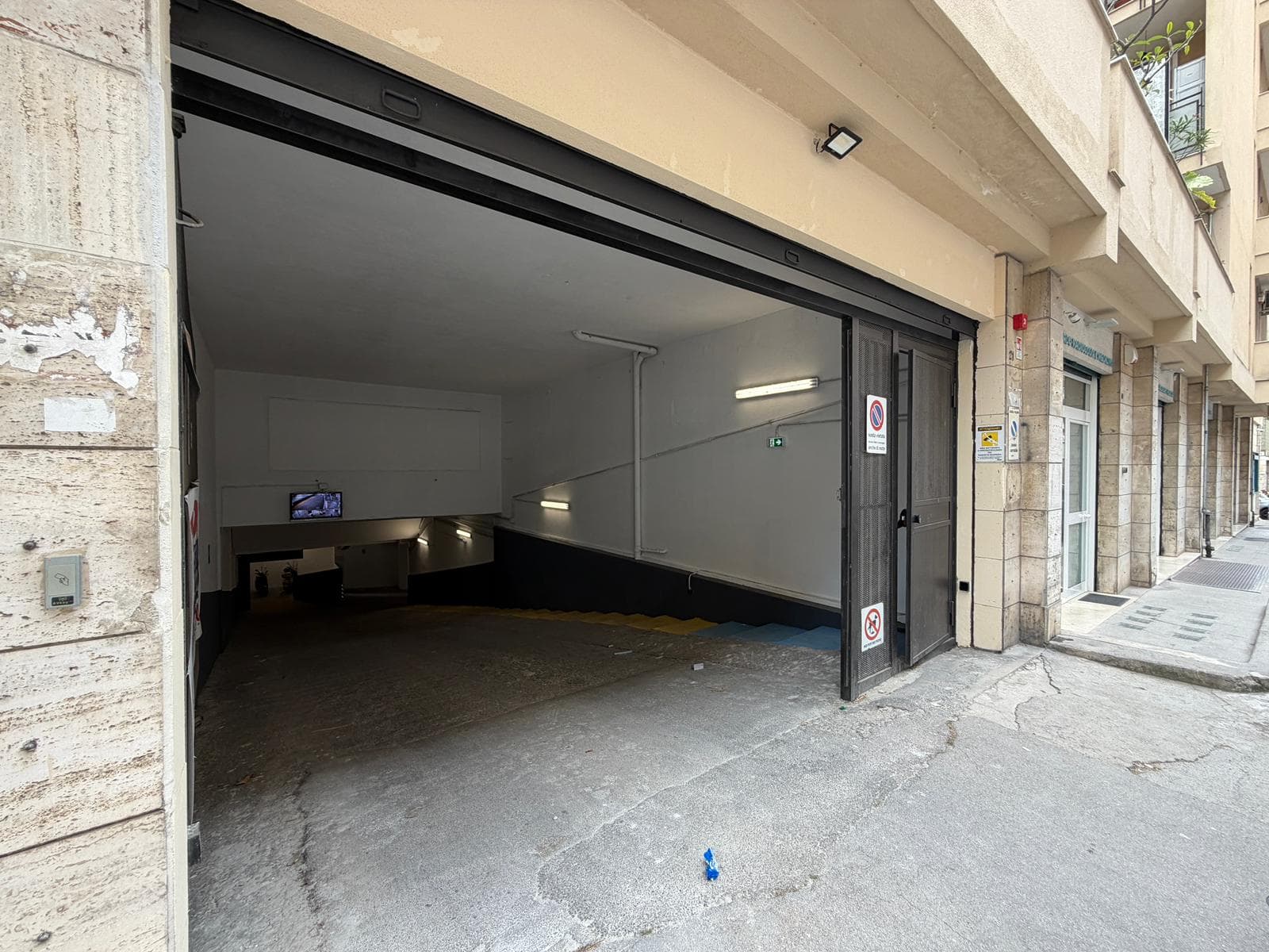 Villabianca – Toselli: box auto 60 mq capienza 4 auto