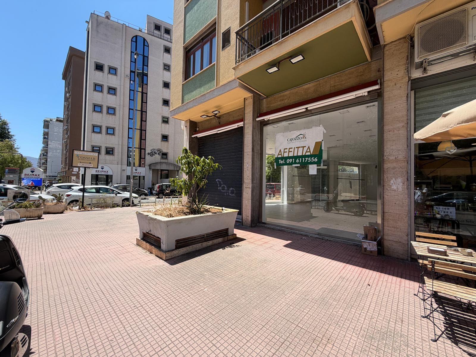 Via Sciuti: Locale commerciale 6 vetrine 120 mq